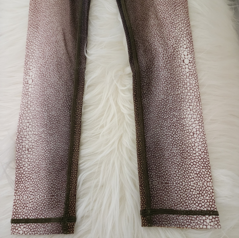 🐡🐚🪸Niyama Sol SHAGREEN Chartreuse  Limited Edition Unrelesed Leggings XS BNWT - Picture 7 of 7